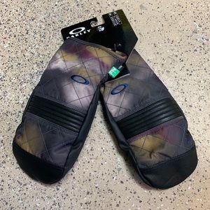 Oakley Silver Fir Snowboarding Ski Mittens